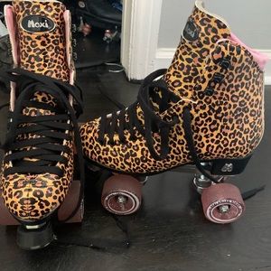 COPY - Moxi leopard print roller skates size 6